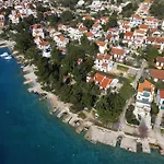 Apartment & Petra - One Bedroom With Terrace - 2 Zaboric