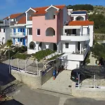 & Petra - One Bedroom With Terrace - 2 Zaboric