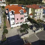 & Petra - One Bedroom With Terrace - 2 Apartment