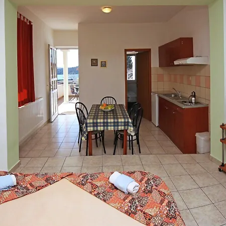 Appartement & Petra - One Bedroom With Terrace - 2 Žaborić