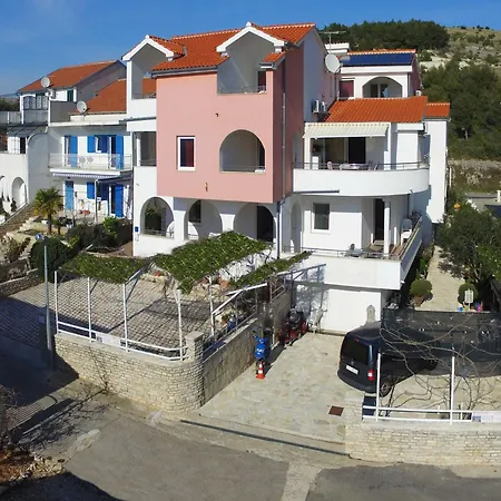 & Petra - One Bedroom With Terrace - 2 Zaboric