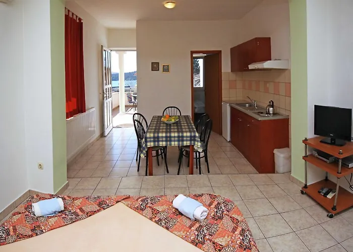 Appartement & Petra - One Bedroom With Terrace - 2 Žaborić